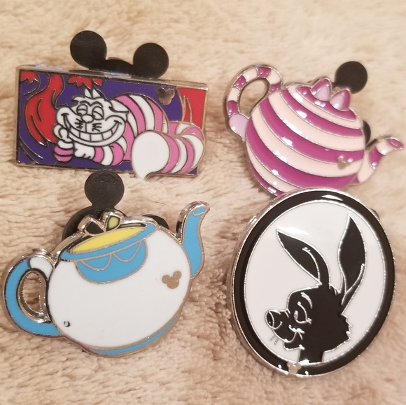 Set of 4 Disney Trading pins - Picture 4 of 4